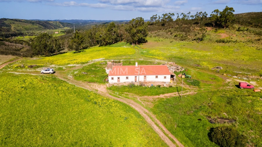 Terreno para Venda em Bensafrim e Barão de São João Foto 2