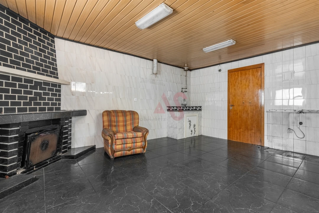 Moradia T4 para Venda em Azurem Foto 14