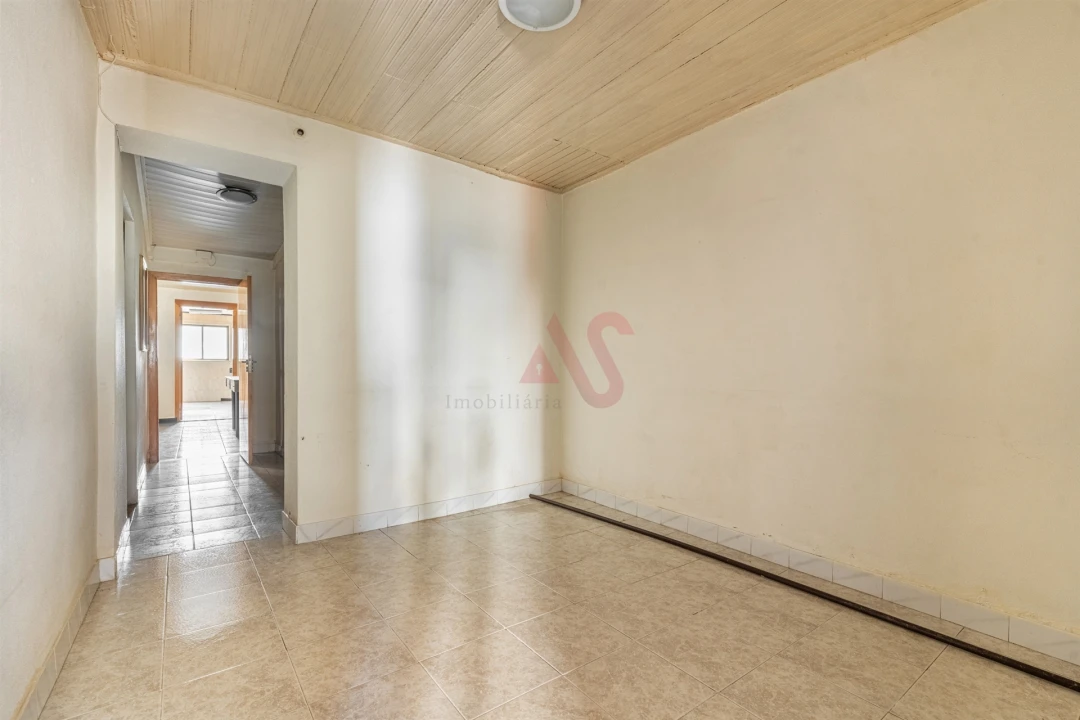 Moradia T4 para Venda em Azurem Foto 7