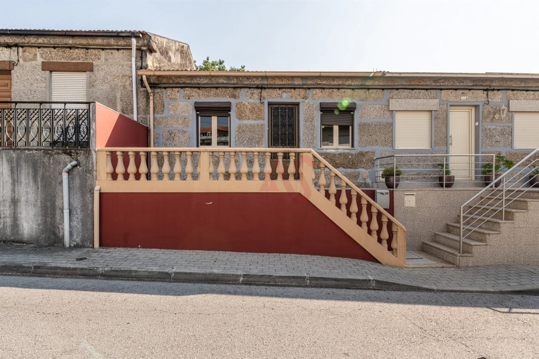 Moradia T4 para Venda em Azurem Foto 5