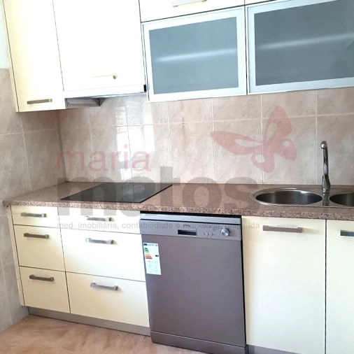 Apartamento T2 para Venda em Reguengo Grande Foto 1