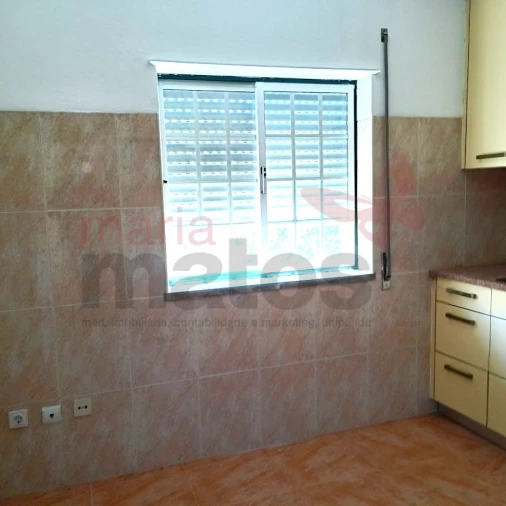 Apartamento T2 para Venda em Reguengo Grande Foto 2