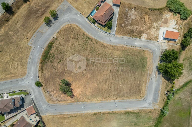 Terreno para Venda em Alcanede Foto 4