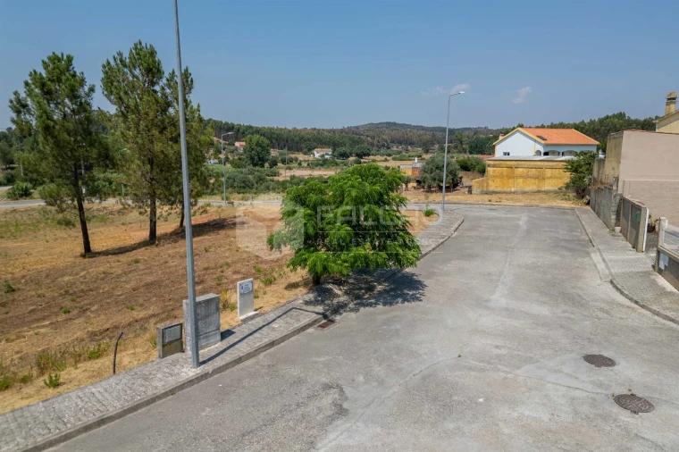 Terreno para Venda em Alcanede Foto 11