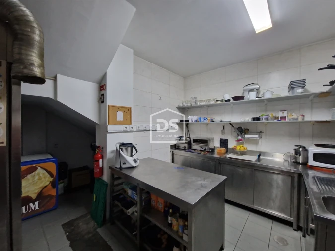 Loja para Venda em Alpendorada, Várzea e Torrão Foto 11