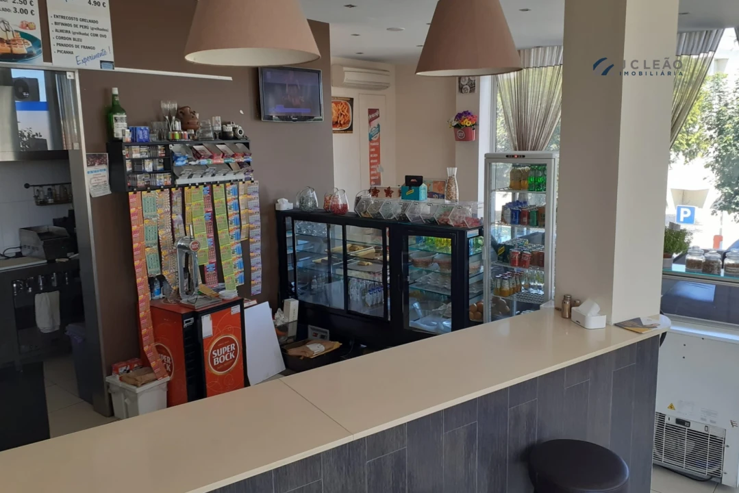 Loja para Trespasse em Paredes Foto 4