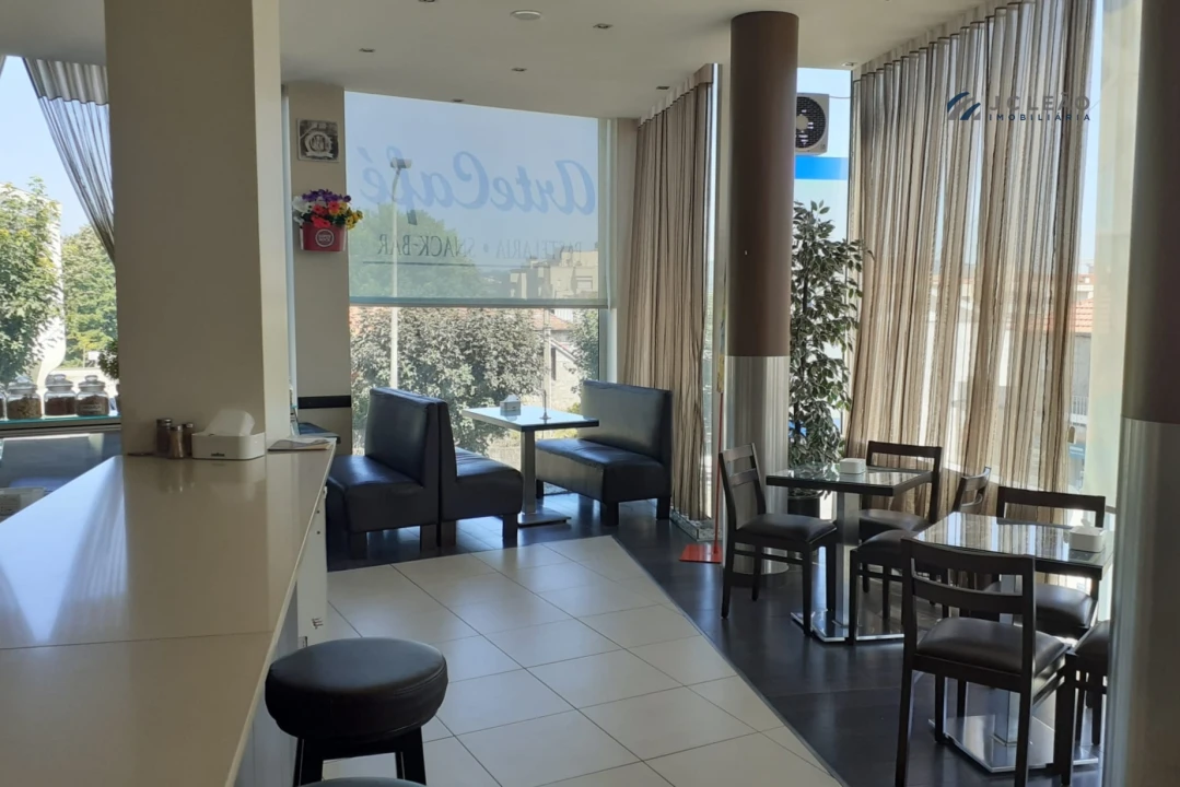 Loja para Trespasse em Paredes Foto 2