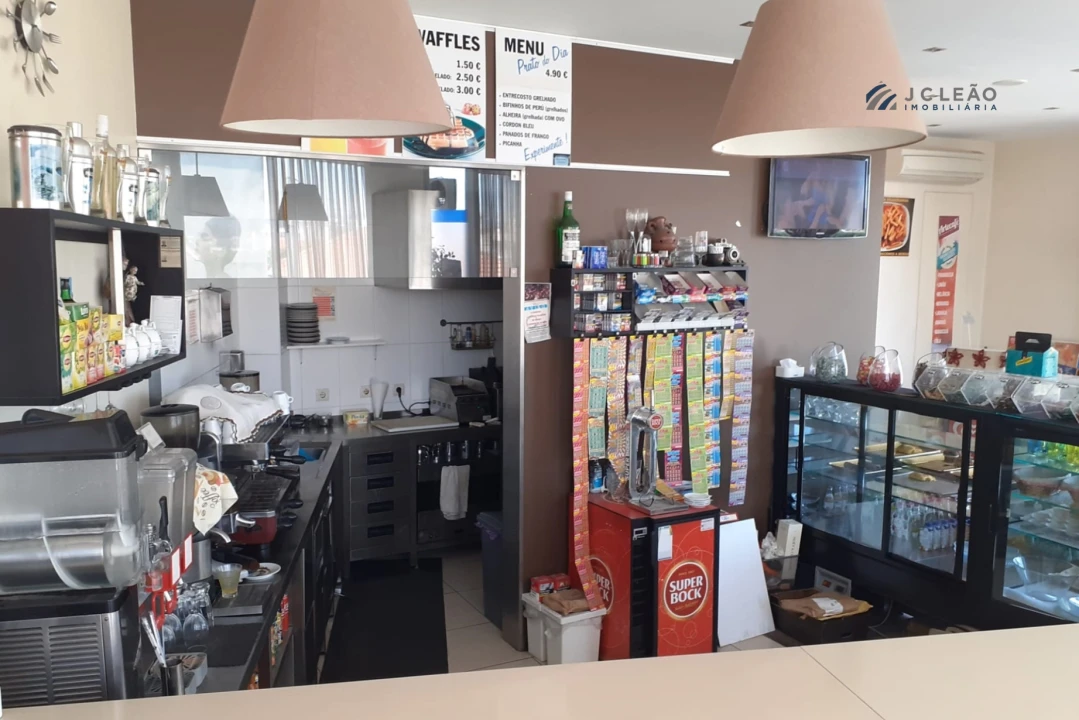 Loja para Trespasse em Paredes Foto 3