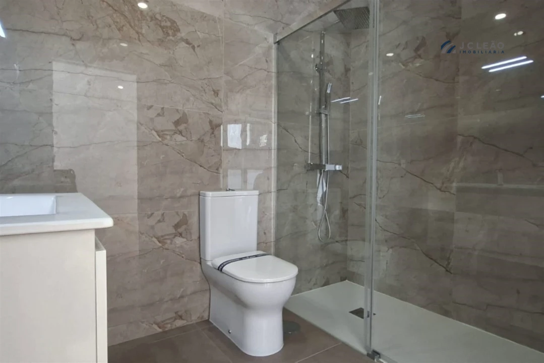 Moradia T3 para Venda em Campo e Sobrado Foto 36