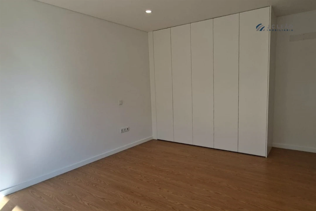 Moradia T3 para Venda em Campo e Sobrado Foto 30