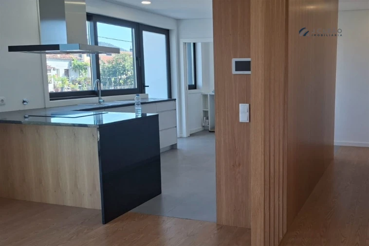 Apartamento T3 para Venda em Campo e Sobrado Foto 11