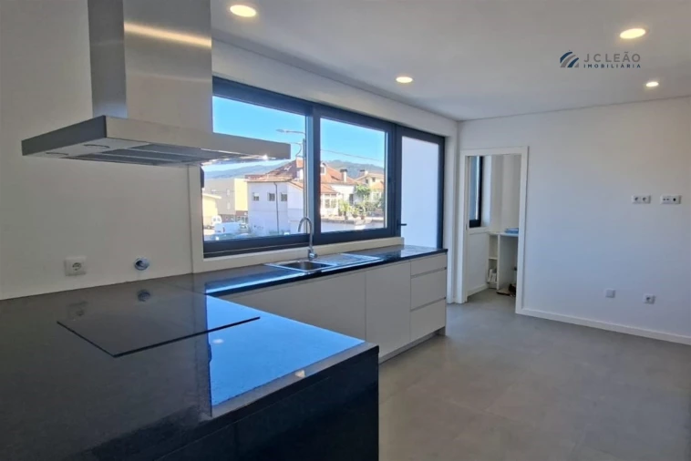 Apartamento T3 para Venda em Campo e Sobrado Foto 10