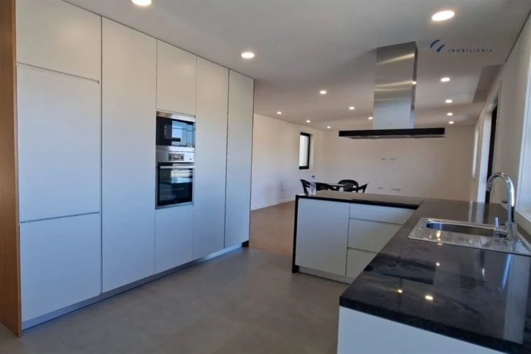 Apartamento T3 para Venda em Campo e Sobrado Foto 9