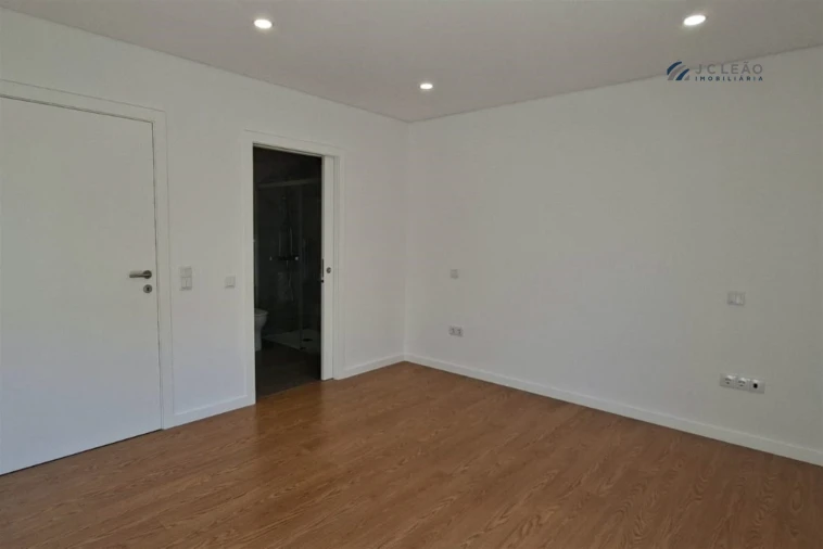 Apartamento T3 para Venda em Campo e Sobrado Foto 35