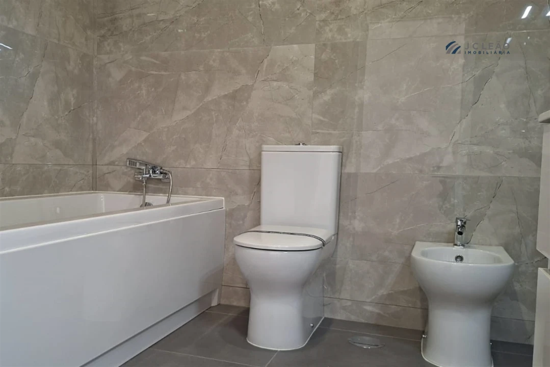 Moradia T3 para Venda em Campo e Sobrado Foto 21