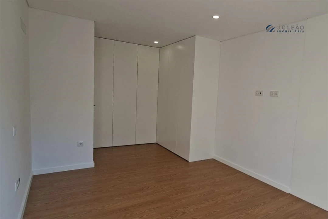 Moradia T3 para Venda em Campo e Sobrado Foto 33