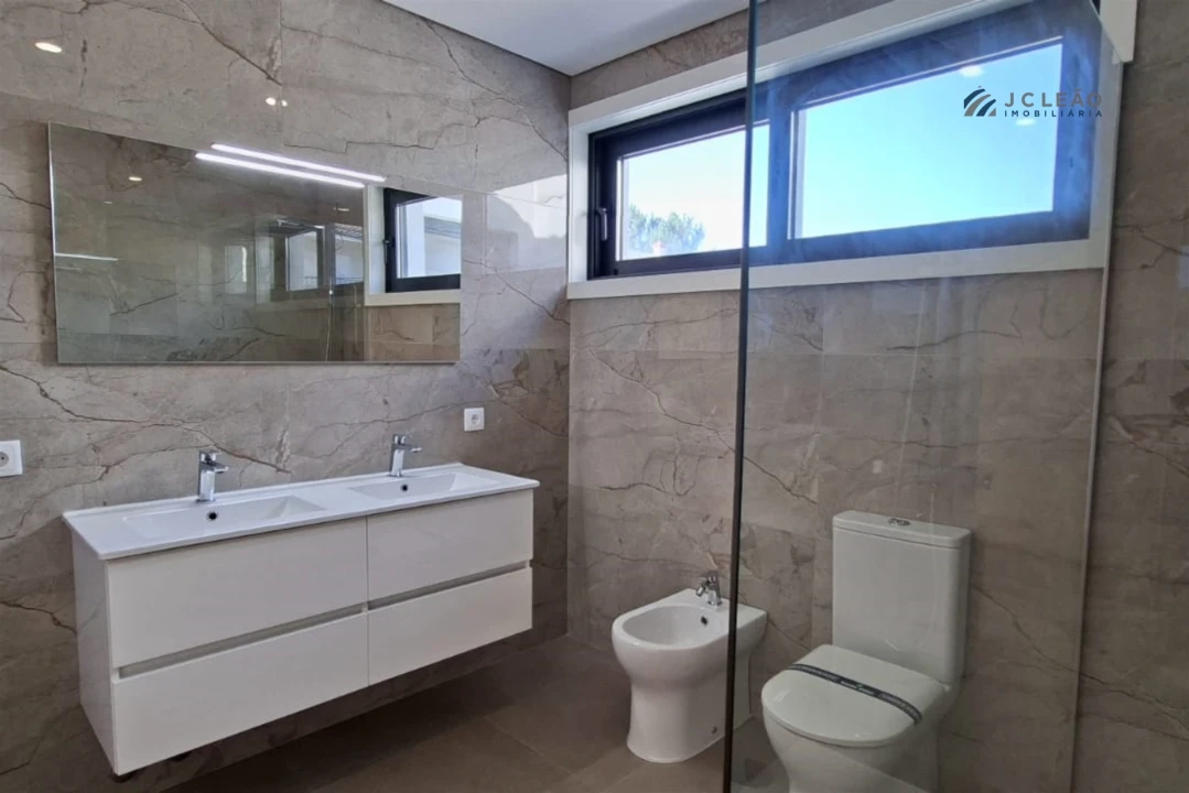 Moradia T3 para Venda em Campo e Sobrado Foto 18