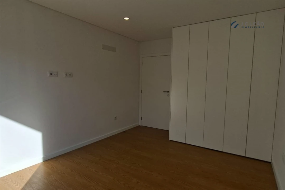 Moradia T3 para Venda em Campo e Sobrado Foto 31