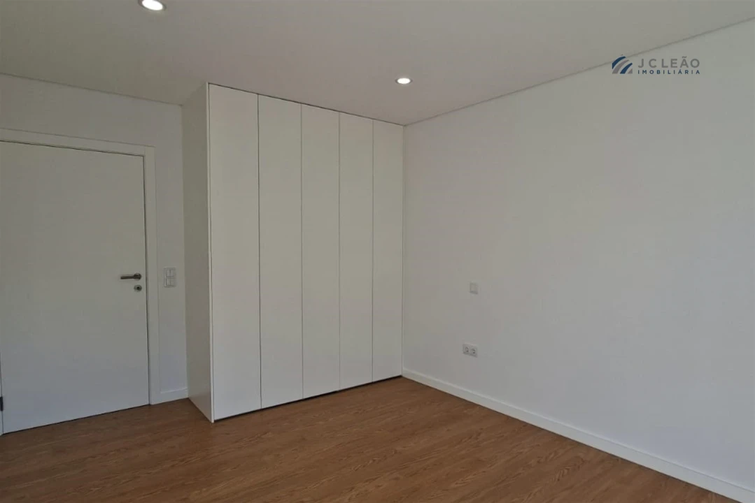 Moradia T3 para Venda em Campo e Sobrado Foto 26