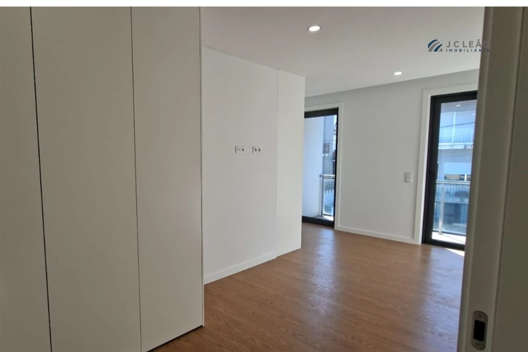 Moradia T3 para Venda em Campo e Sobrado Foto 16