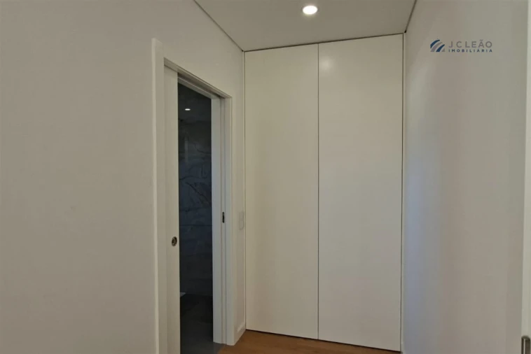 Apartamento T3 para Venda em Campo e Sobrado Foto 30