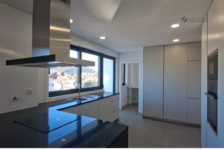 Apartamento T3 para Venda em Campo e Sobrado Foto 5