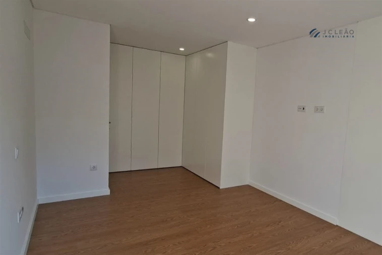 Apartamento T3 para Venda em Campo e Sobrado Foto 33