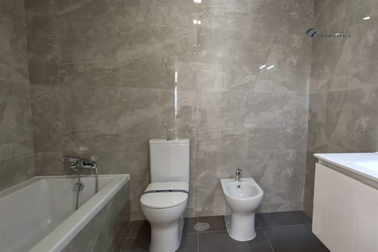 Apartamento T3 para Venda em Campo e Sobrado Foto 24