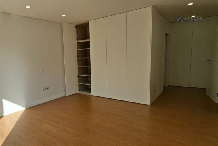 Apartamento T3 para Venda em Campo e Sobrado Foto 19