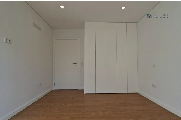 Apartamento T3 para Venda em Campo e Sobrado Foto 28