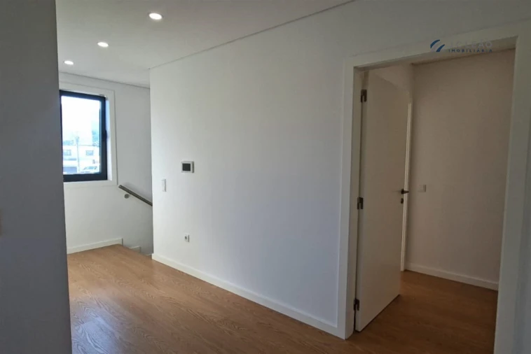 Apartamento T3 para Venda em Campo e Sobrado Foto 2