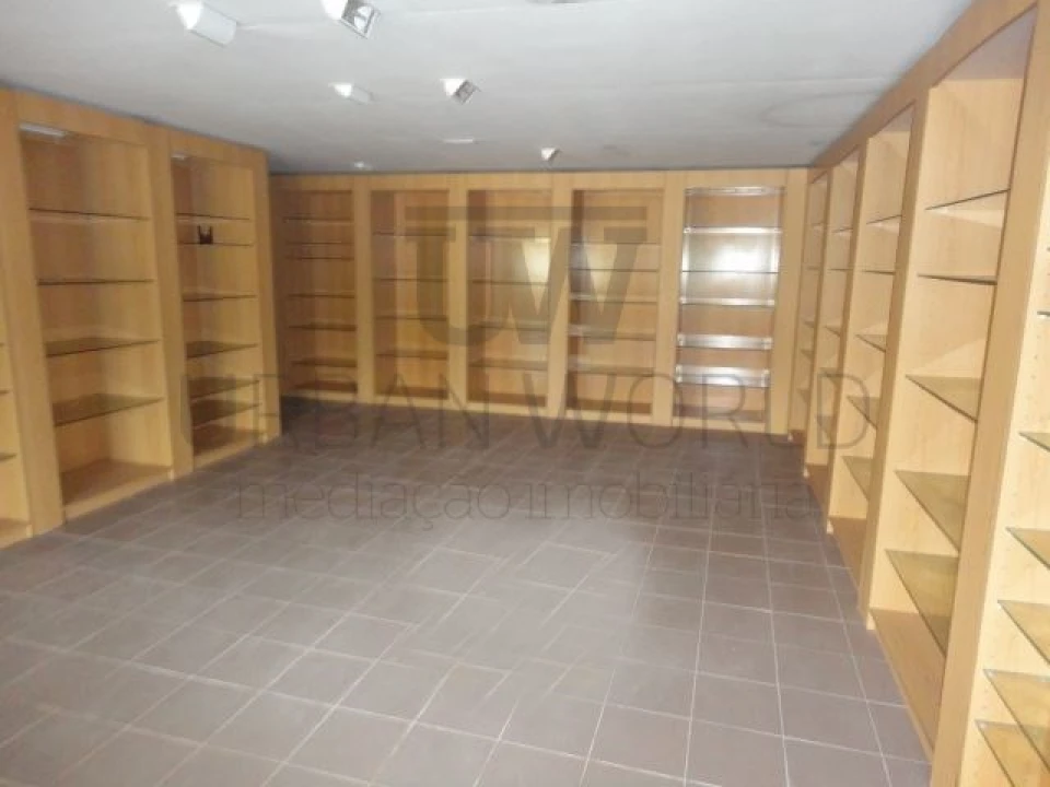 Armazém para Venda em Maceira Foto 6