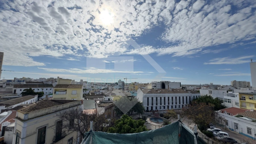 Negócio para Venda em Faro (Sé e São Pedro) Foto 1