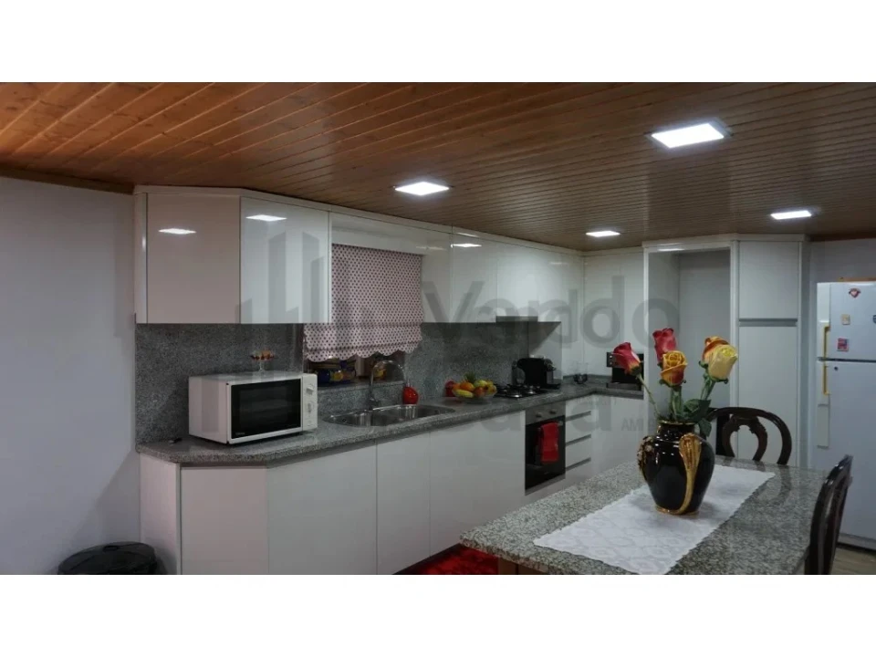 Moradia T2 para Venda em Salamonde Foto 12