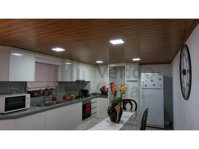 Moradia T2 para Venda em Salamonde Foto 12