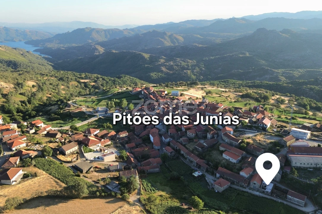 Moradia T2 para Venda em Pitões das Junias Foto 10