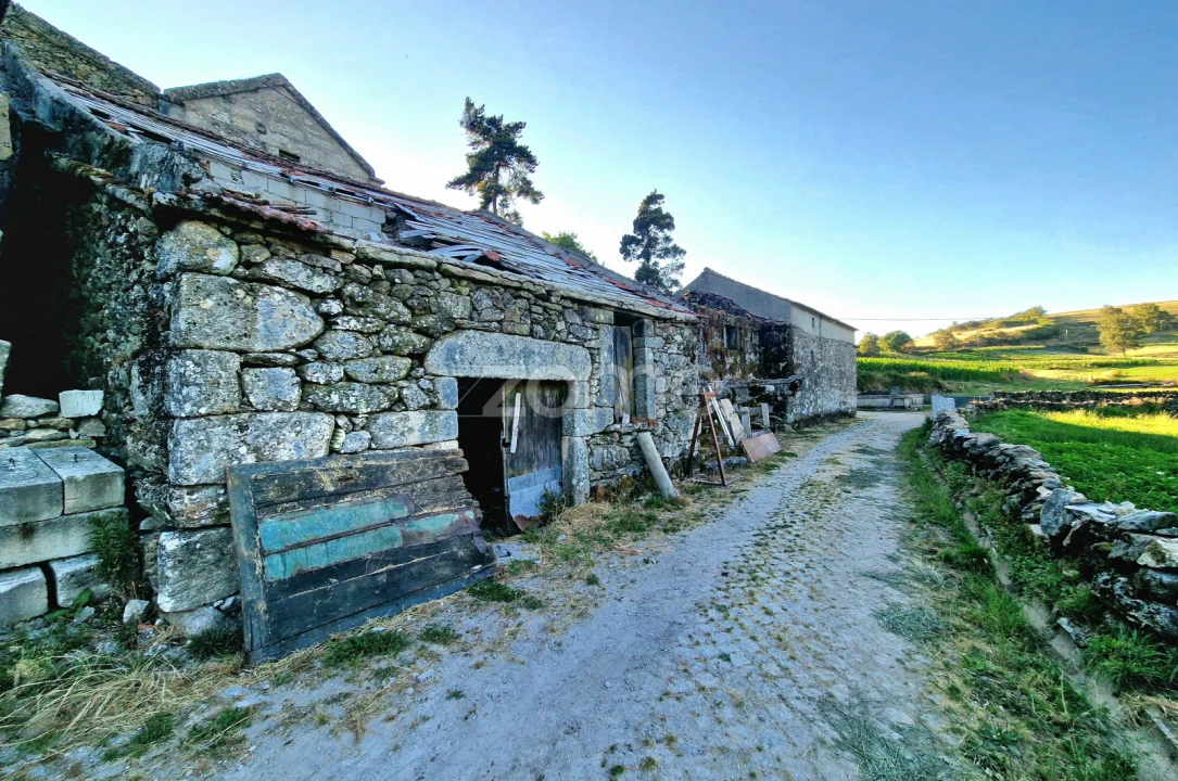 Moradia T2 para Venda em Pitões das Junias Foto 11