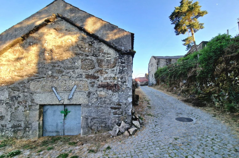 Moradia T2 para Venda em Pitões das Junias Foto 15