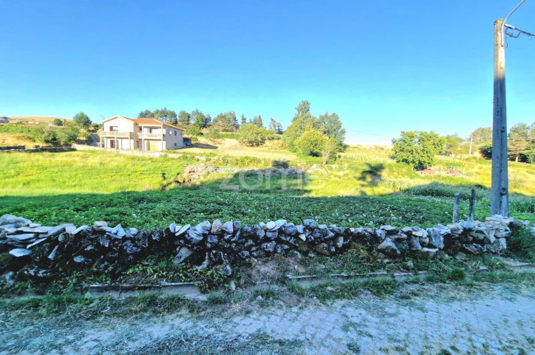 Moradia T2 para Venda em Pitões das Junias Foto 39