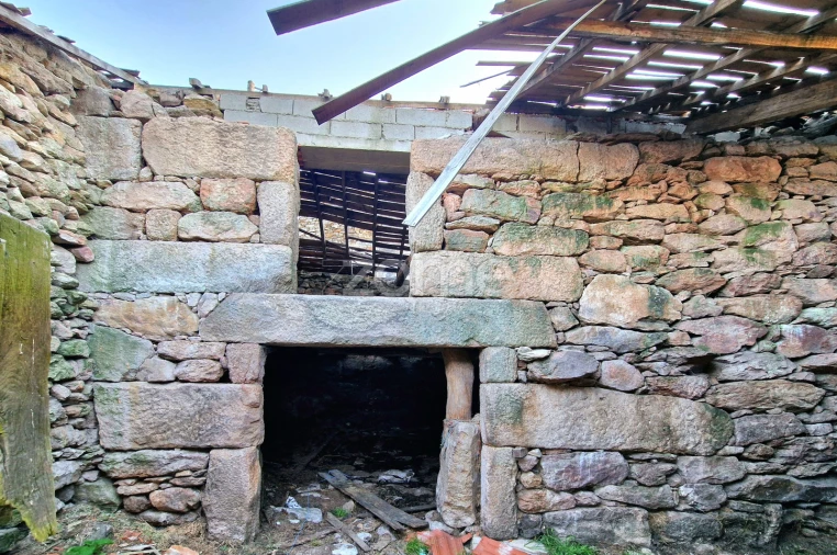 Moradia T2 para Venda em Pitões das Junias Foto 38