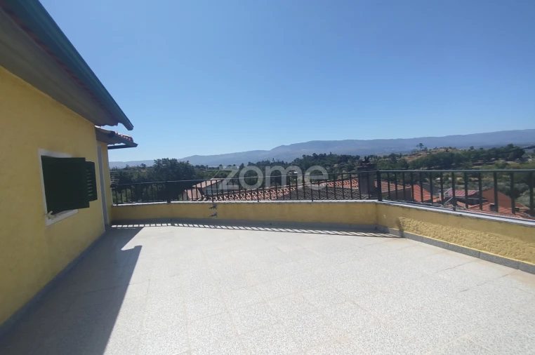 Moradia T5 para Venda em Abrunhosa-A-Velha Foto 16