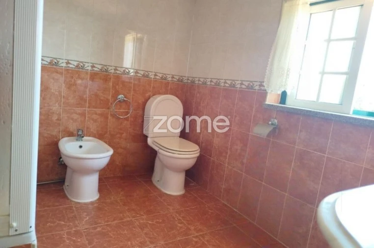 Moradia T5 para Venda em Abrunhosa-A-Velha Foto 12