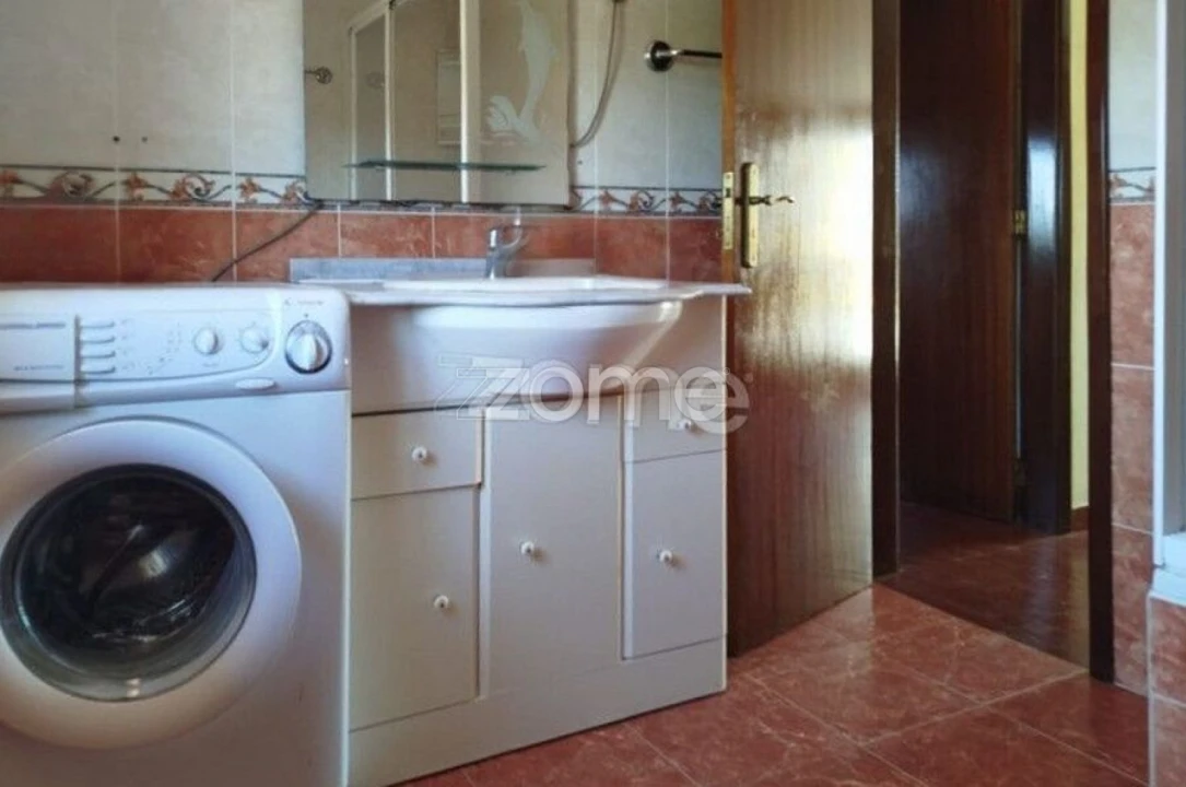 Moradia T5 para Venda em Abrunhosa-A-Velha Foto 11