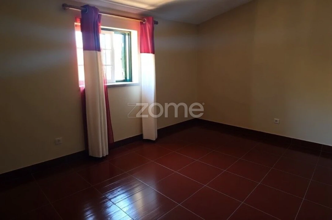 Moradia T5 para Venda em Abrunhosa-A-Velha Foto 4