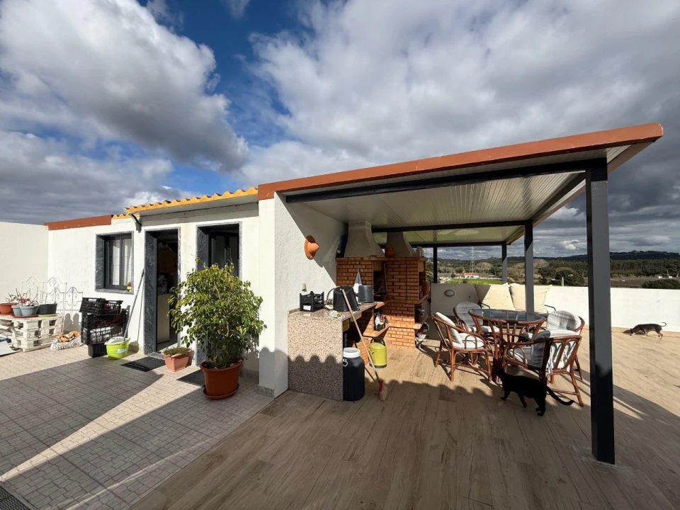 Moradia T2 para Venda em Alcoentre Foto 4