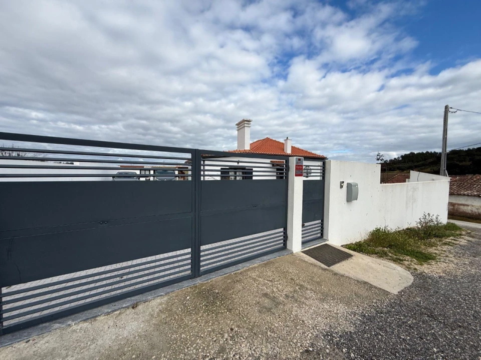 Moradia T2 para Venda em Alcoentre Foto 7