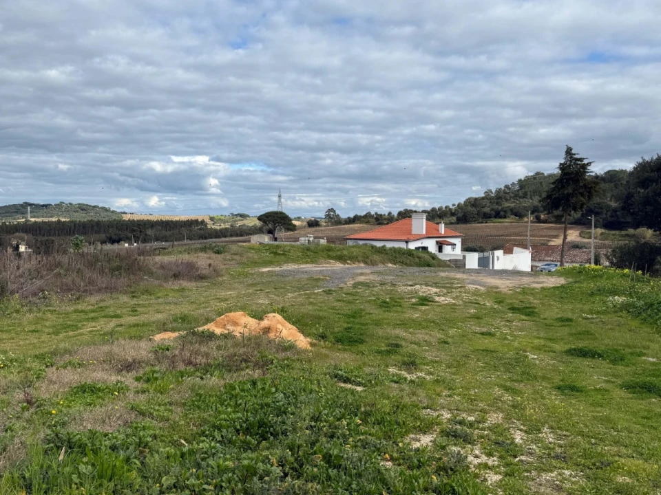 Moradia T2 para Venda em Alcoentre Foto 32