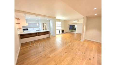 Apartamento T4 para Arrendamento em Cascais e Estoril