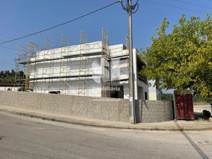 Moradia T4 para Venda em Santa Clara e Castelo Viegas Foto 3