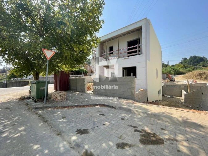 Moradia T4 para Venda em Santa Clara e Castelo Viegas Foto 6